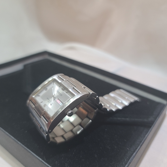 Armitron I Stainless steel Watch - Picture 3 of 5